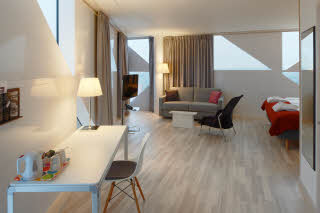 Copyright: : Ake Lindman, Alstensgatan 37, 167 65 Bromma +46 8 34 35 80 info@lindmanphotography.com, Lank till fotografierna: ftp://lindman:ekonose8943@lindmanphotography.com Scandic Victoria Tower, Room, Junior Suite, Family Room